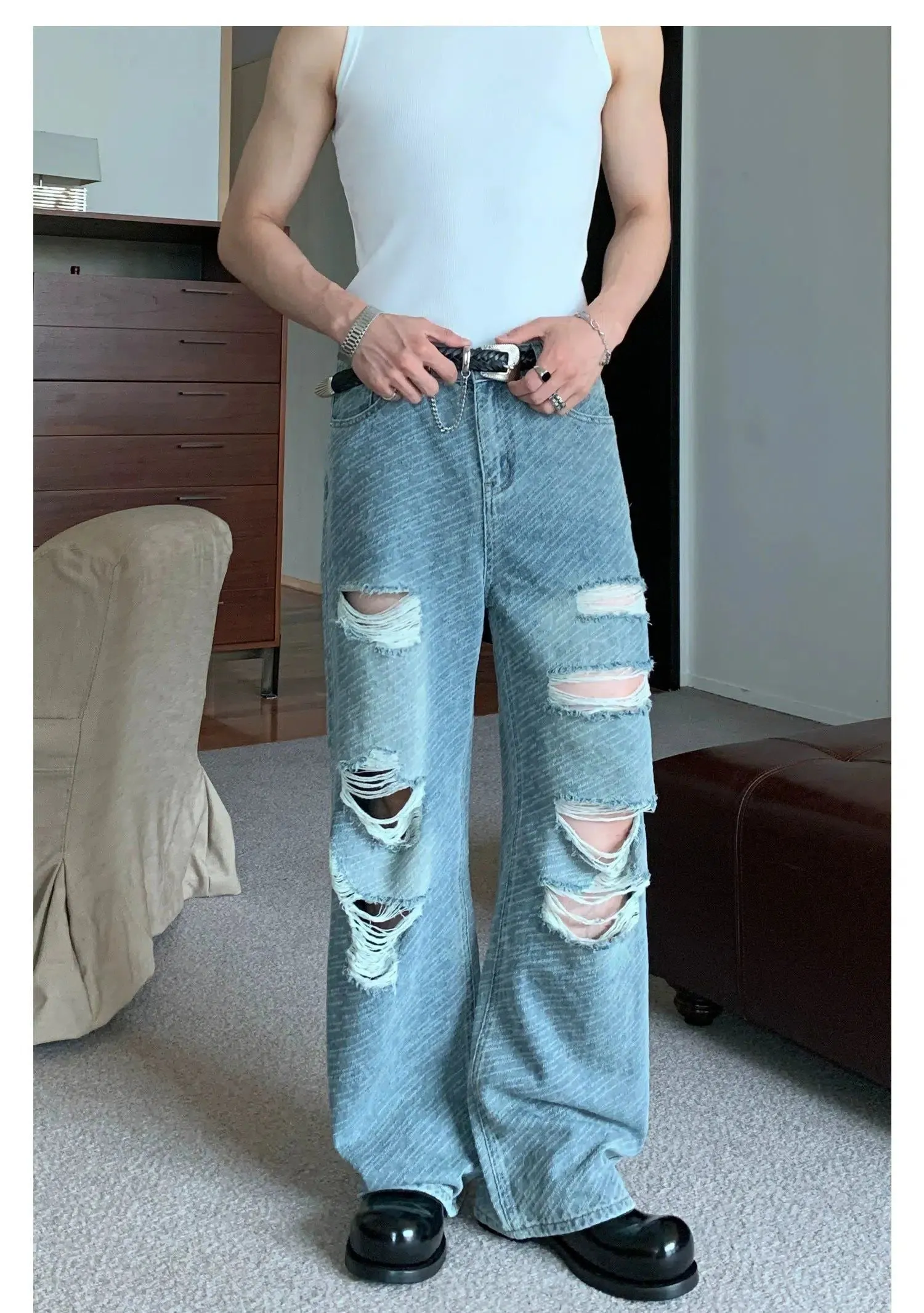 Cui Wide Straight Ripped Jeans