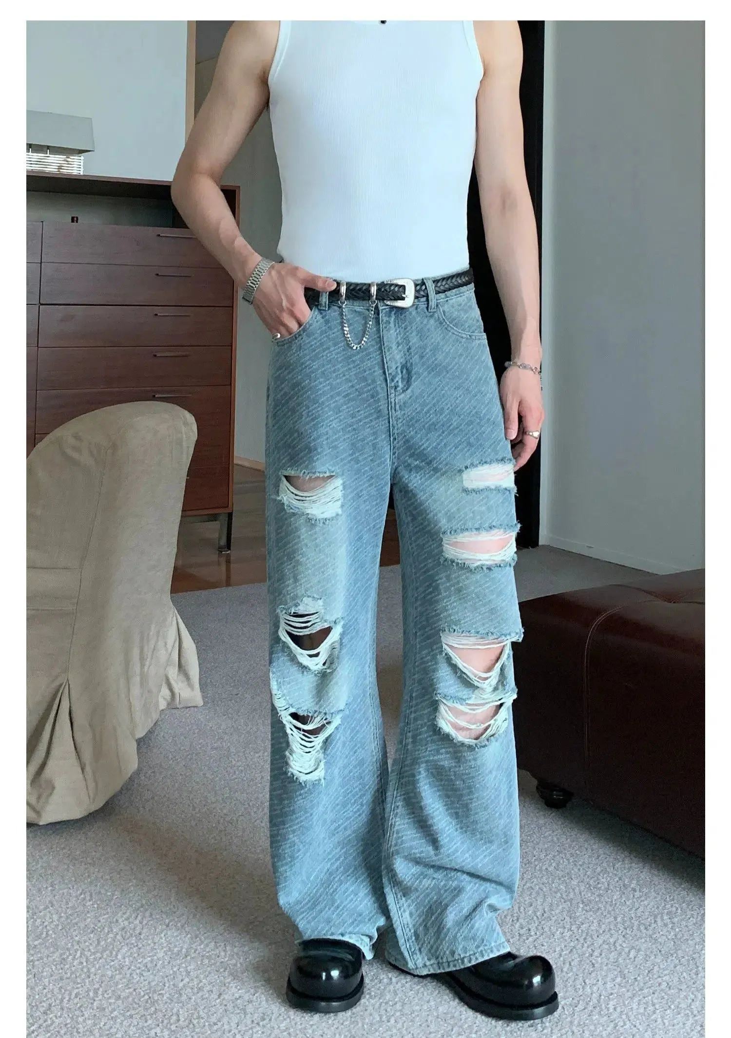 Cui Wide Straight Ripped Jeans