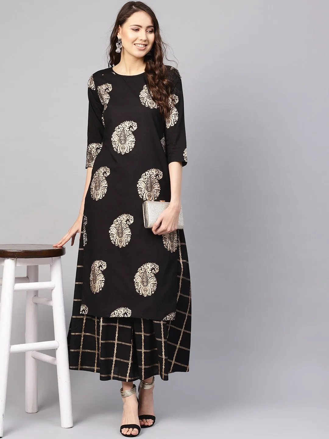Women Black & Golden Printed Kurta With Skirt